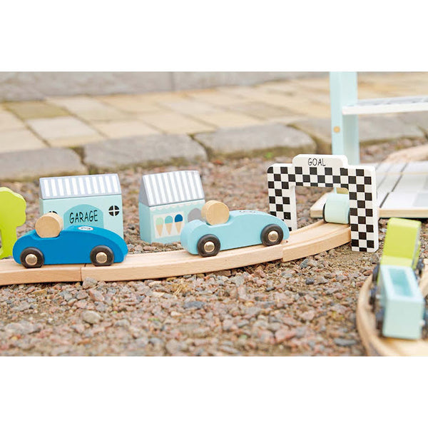 WOODEN CAR RACING