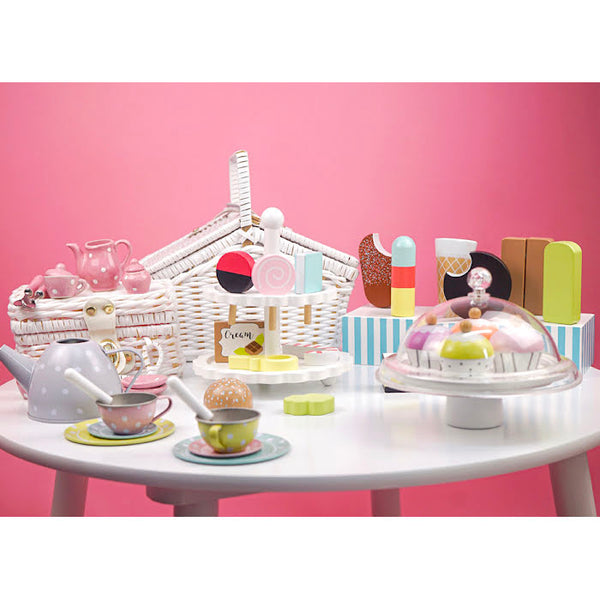 PICNIC HAMPER TEA SET