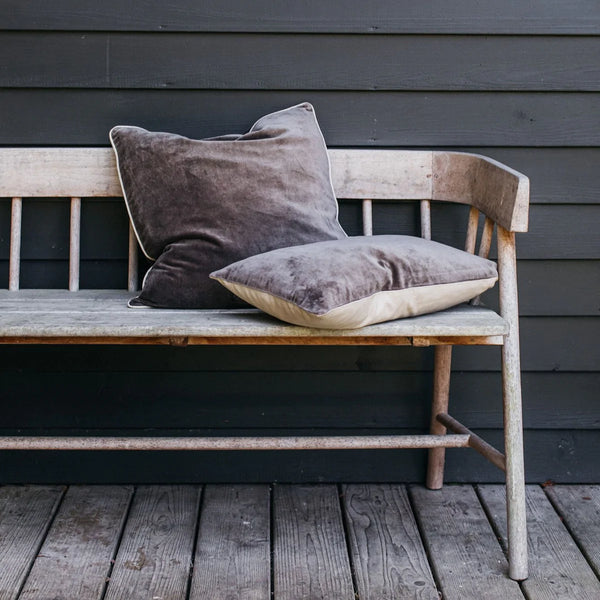 UNARI CAPPUCINO VELVET CUSHION