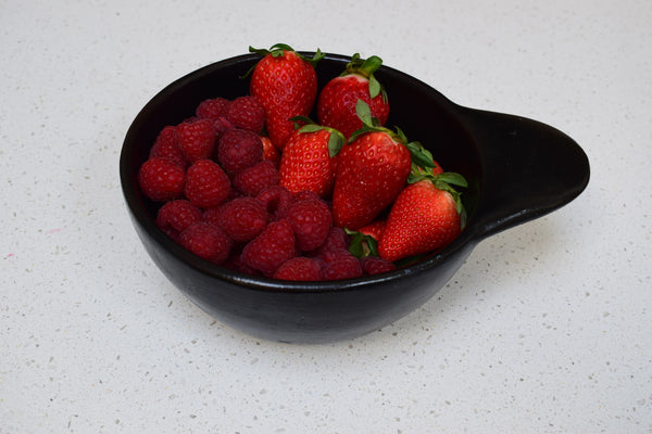 BLACK BOWL WITH HANDLE SET