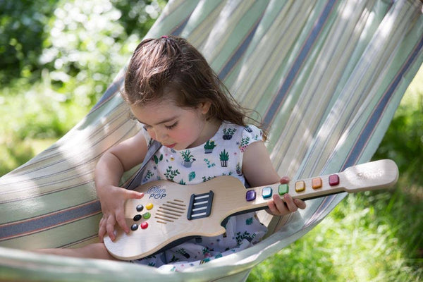 CLASSIC WORLD - GLOWING WOODEN ELECTRIC GUITAR