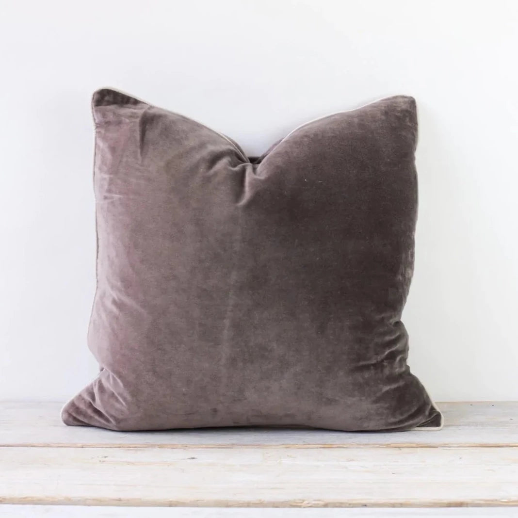 UNARI CAPPUCINO VELVET CUSHION