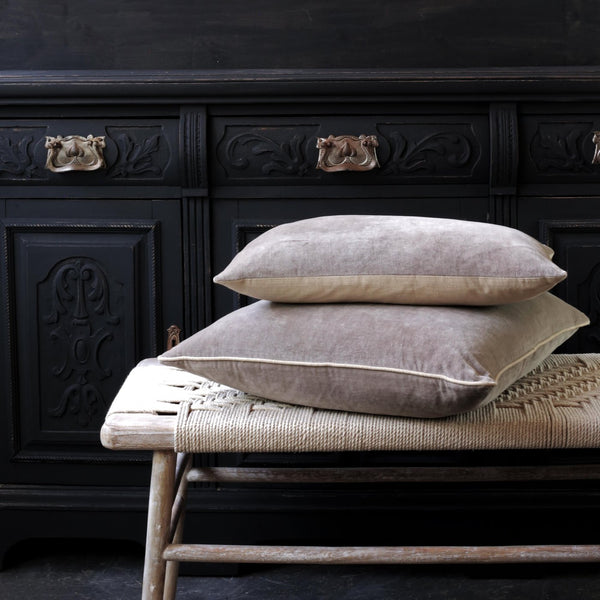 UNARI VELVET CUSHION - TAUPE