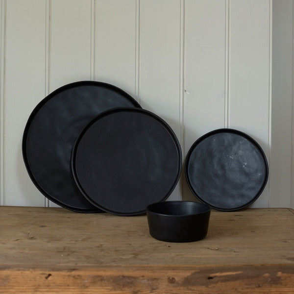 KURO CERAMIC DINNER PLATE