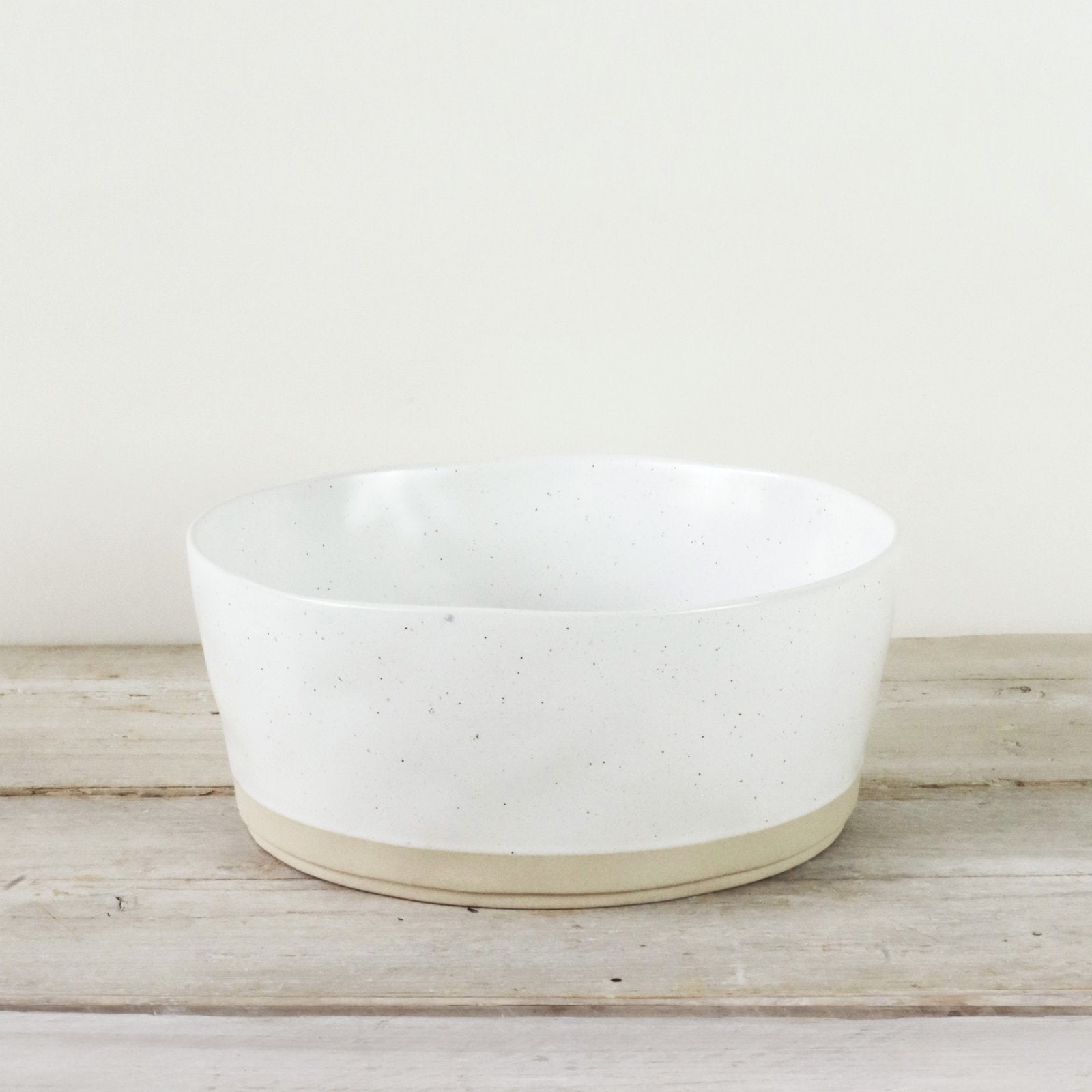 KIVI SPECKLED STONEWARE SERVING BOWL