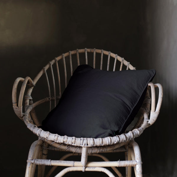 LISBON 100% LINEN CUSHION BLACK