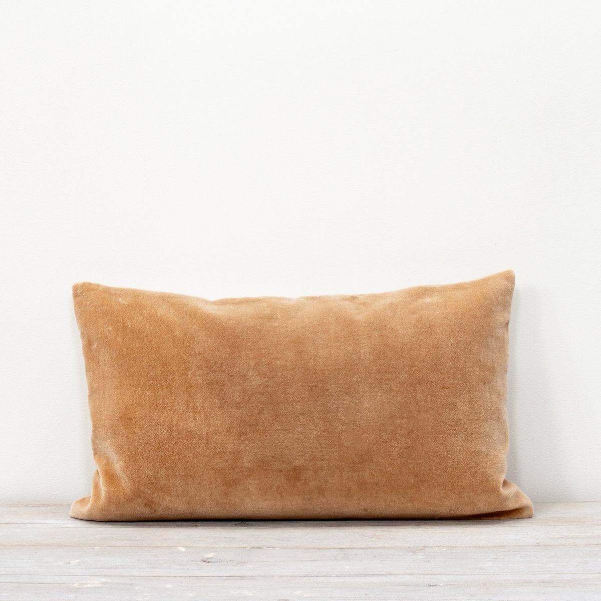 MISI VELVET CUSHION - CAMEL