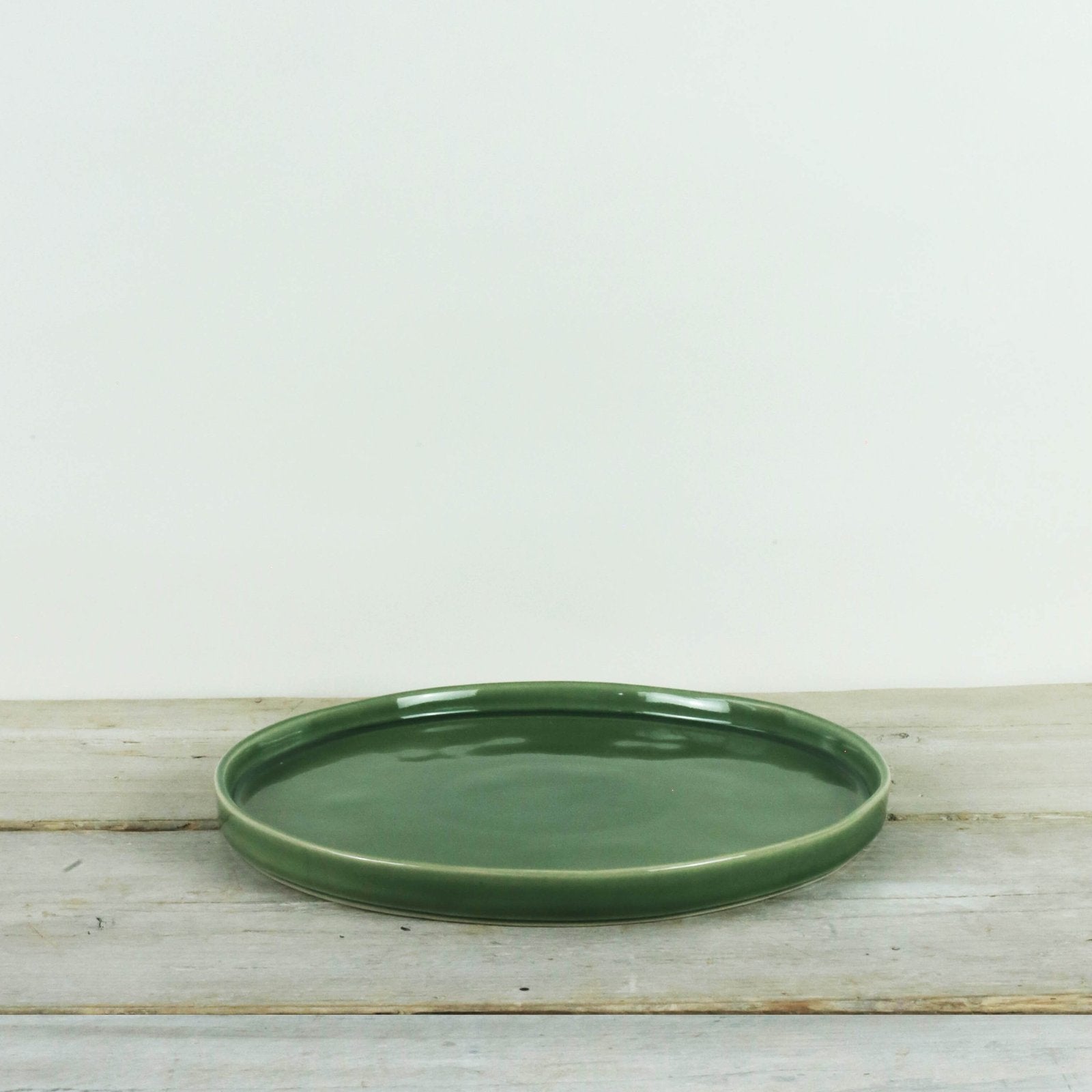 PARROT GREEN CERAMIC DINNER PLATE