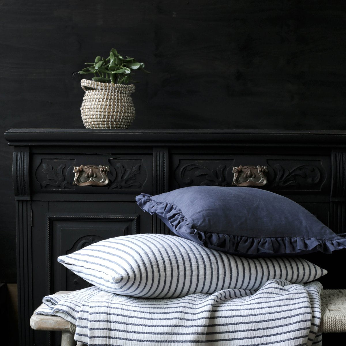 OLI RUFFLE 100% LINEN CUSHION - AEGEAN BLUE – ILK ATELIER