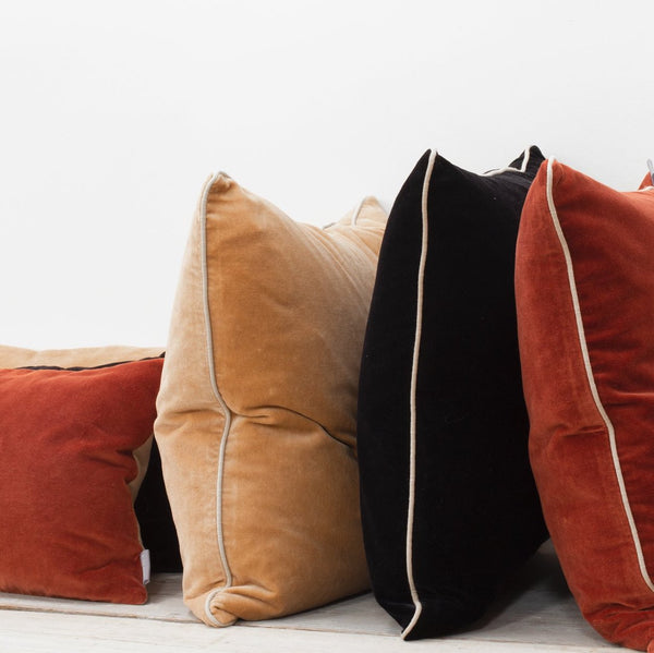 UNARI VELVET CUSHION - RUST