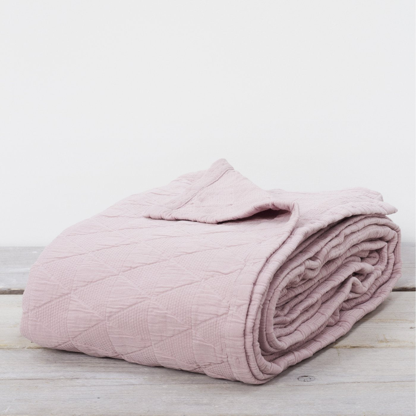 STOCKHOLM BLUSH BEDSPREAD